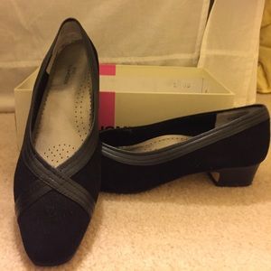 Women’s dress shoes